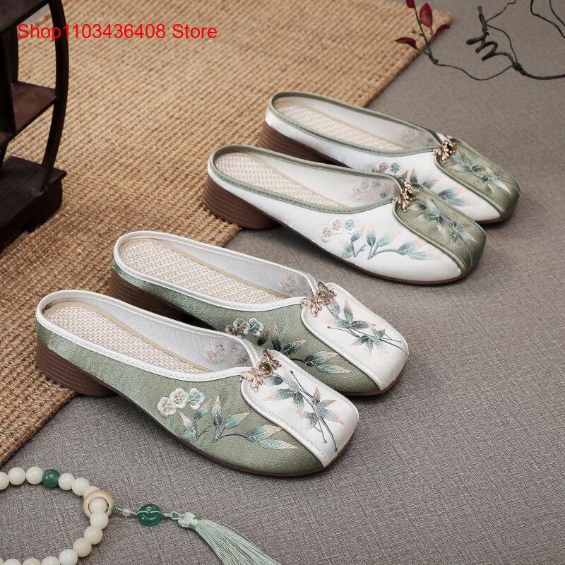 The Ethnic Fashion - Nuove pantofole ricamate per la casa,