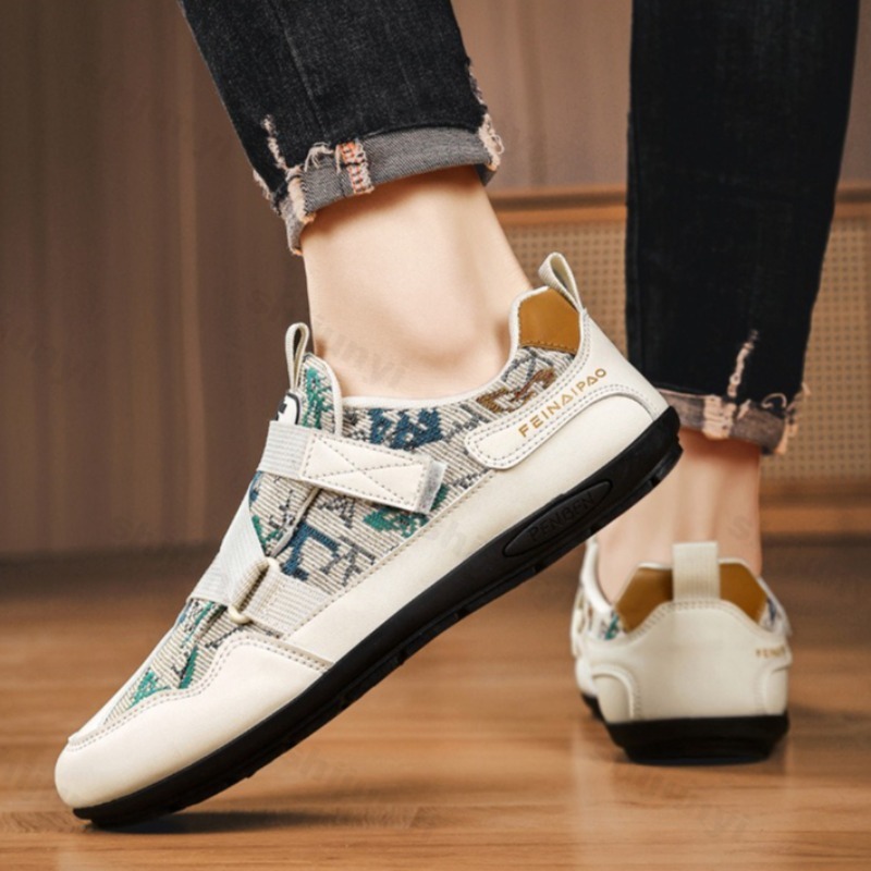 Ethnic Fashion Trends 2025 - Sport casual da uomo in tela