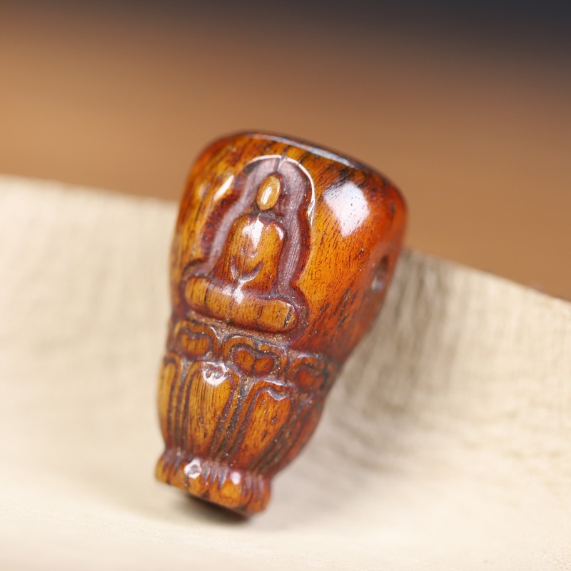 Buddha senza volto in osso di  - Ethnic Fashion Way recensione e prezzo
