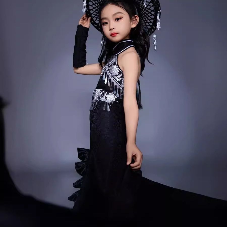 Abito per bambini Gonna da tra - Ethnic Dress Fashion Show recensione e prezzo