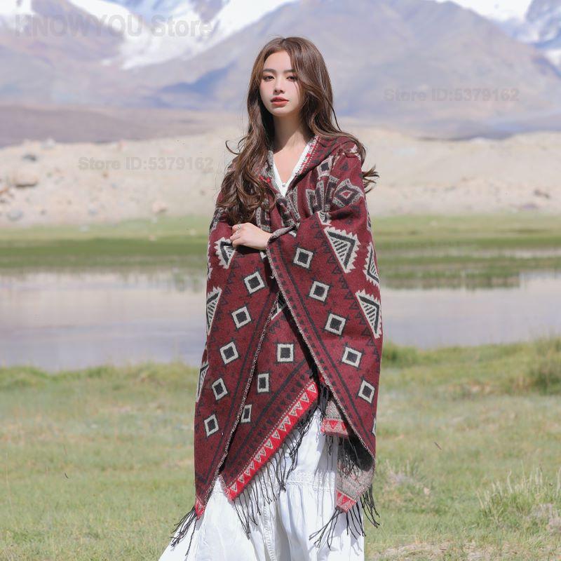 Mantello con Cappuccio in Stil - Ethnic Fashion Photography recensione e prezzo